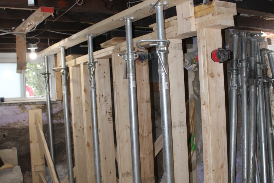 basement underpinning pins installation